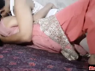 Desi Kamvali Bai Ko Pati Ne Fasaya Aur Bed Pe Choda free video